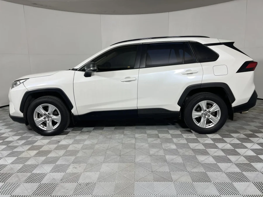 Used 2021 Toyota RAV4 2.0 GX auto - WeBuyCars Midstream