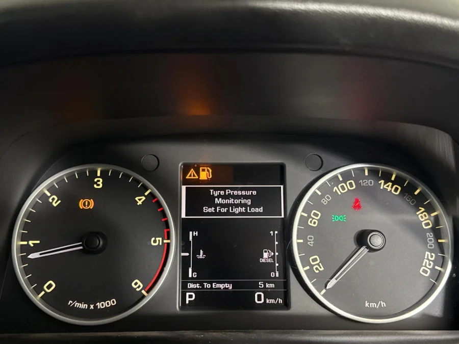 Used 2012 Land Rover Discovery SDV6 HSE - WeBuyCars Midstream