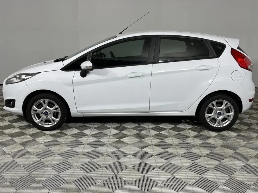 Used 2018 Ford Fiesta 5-door 1.0T Ambiente auto - WeBuyCars Richmond