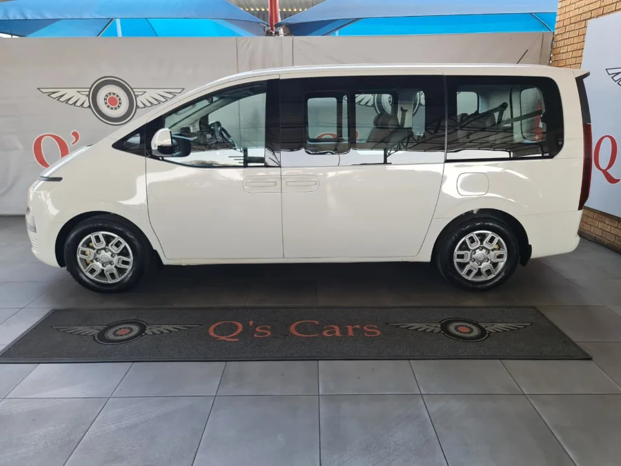 Used 2023 Hyundai Staria 2.2D Executive 9-seater - Qs Cars