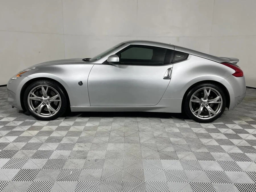 Used 2010 Nissan 370Z coupe auto - WeBuyCars The Dome Used 2010 Nissan 370Z coupe auto - WeBuyCars The Dome