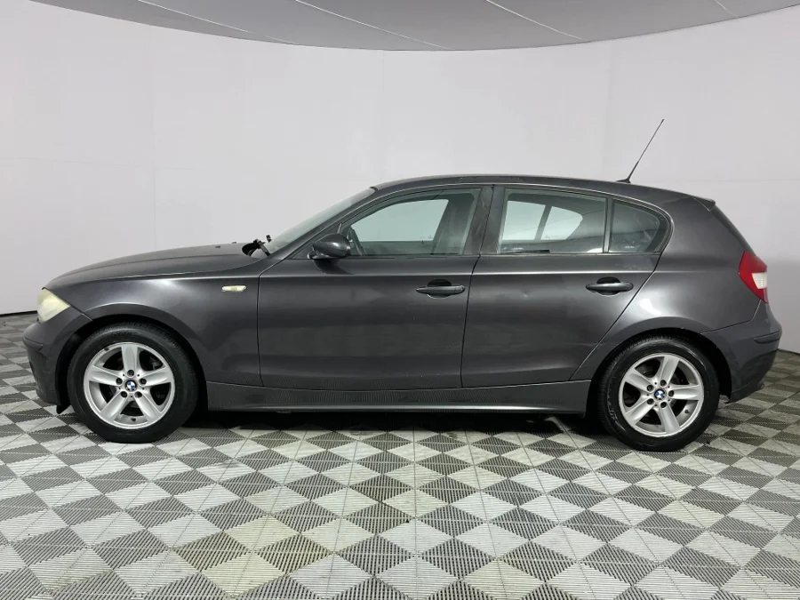 Used 2004 BMW 1 Series 120i 5-door - WeBuyCars Brackenfell Cape Town Used 2004 BMW 1 Series 120i 5-door - WeBuyCars Brackenfell Cape Town