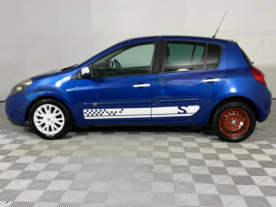 Used 2010 Renault Clio 1.6 Dynamique - WeBuyCars Silverlakes Used 2010 Renault Clio 1.6 Dynamique - WeBuyCars Silverlakes