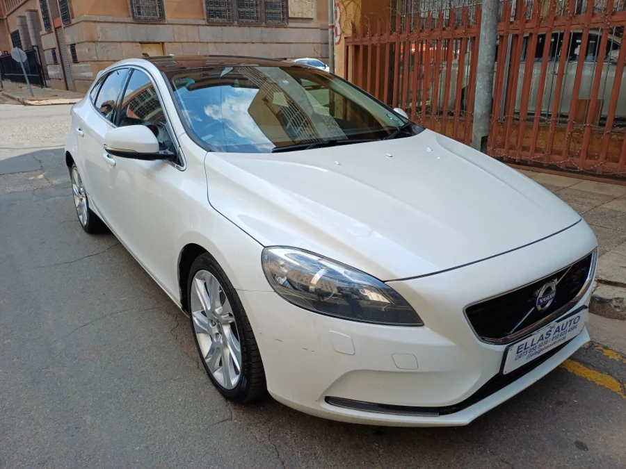 Used 2016 Volvo V40 D2 R-Design - Ellas Auto Used 2016 Volvo V40 D2 R-Design - Ellas Auto