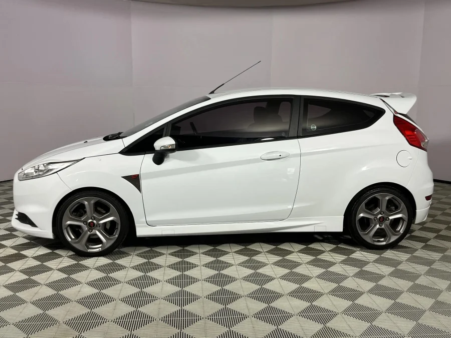 Used 2015 Ford Fiesta ST - WeBuyCars Midstream