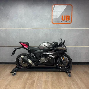 Used 2025 CFMOTO 300 SR Used 2025 CFMOTO 300 SR