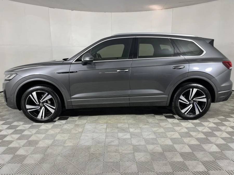 Used 2023 Volkswagen Touareg V6 TDI Luxury - WeBuyCars The Dome