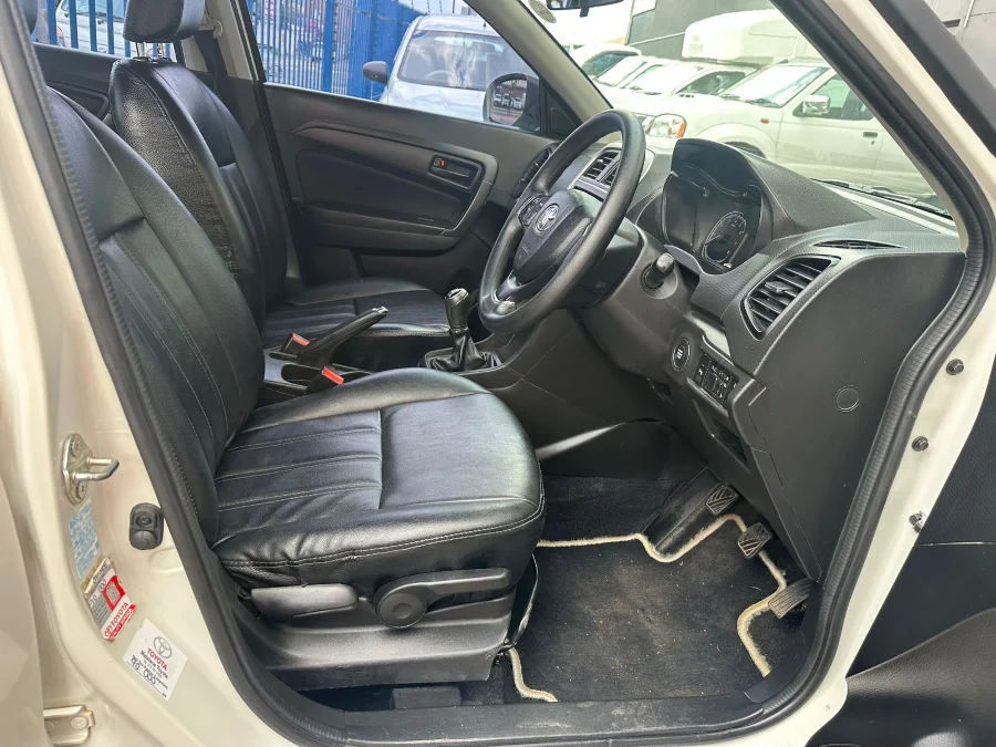 Used 2022 Toyota Urban Cruiser 1.5 XS - Happy DC Motors Used 2022 Toyota Urban Cruiser 1.5 XS - Happy DC Motors