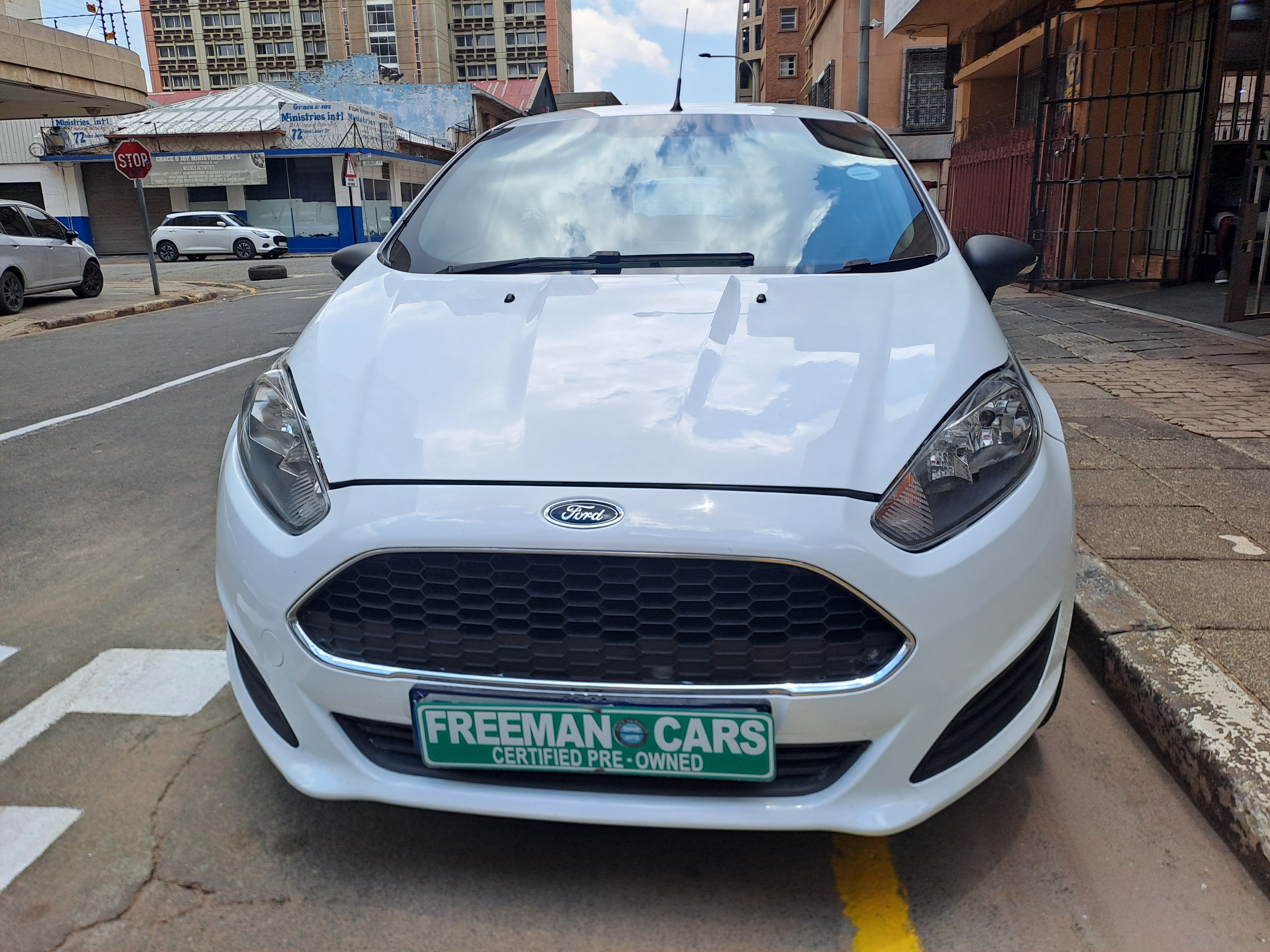Used 2017 Ford Fiesta 5-door 1.6 Ambiente auto