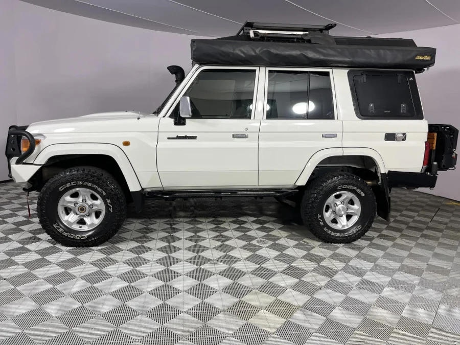 Used 2020 Toyota Land Cruiser 76 4.5D-4D V8 station wagon LX - WeBuyCars Brackenfell Cape Town