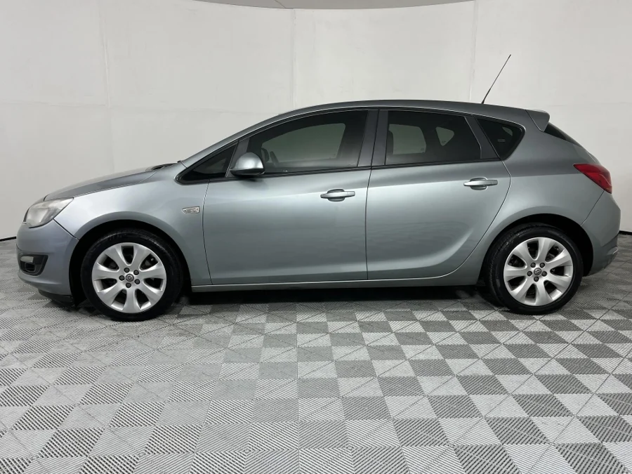 Used 2013 Opel Astra hatch 1.4 Turbo Essentia - WeBuyCars The Dome Used 2013 Opel Astra hatch 1.4 Turbo Essentia - WeBuyCars The Dome
