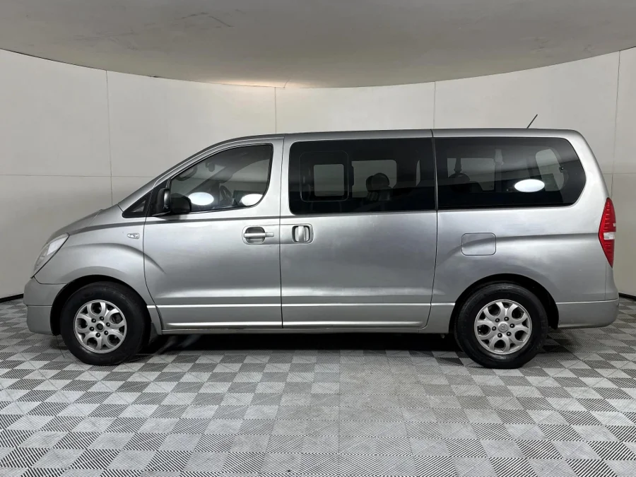 Used 2016 Hyundai H-1 2.5VGTi bus Elite 9-seater - WeBuyCars Midstream