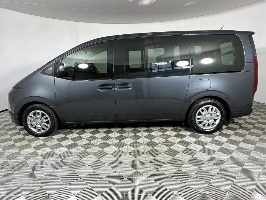 Used 2022 Hyundai Staria 2.2D Executive 9-seater - WeBuyCars George
