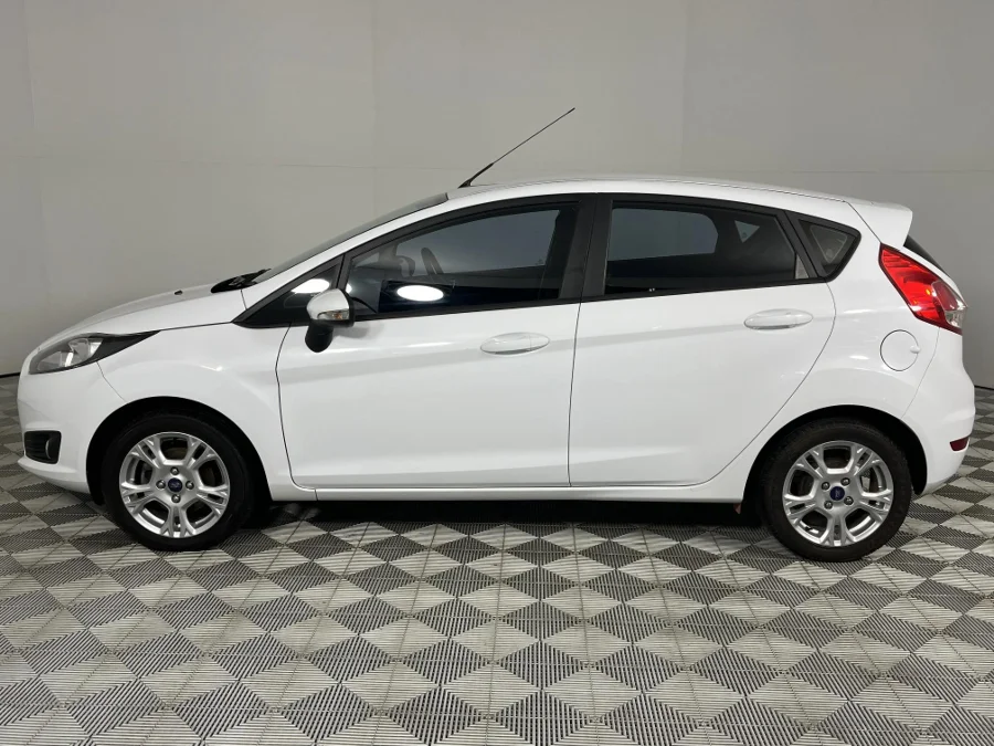 Used 2017 Ford Fiesta 5-door 1.0T Trend auto - WeBuyCars Richmond Used 2017 Ford Fiesta 5-door 1.0T Trend auto - WeBuyCars Richmond