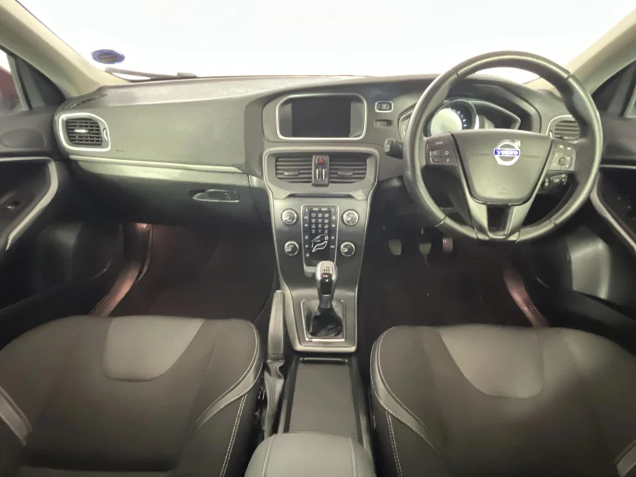 Used 2016 Volvo V40 T3 Essential - WeBuyCars Lansdowne