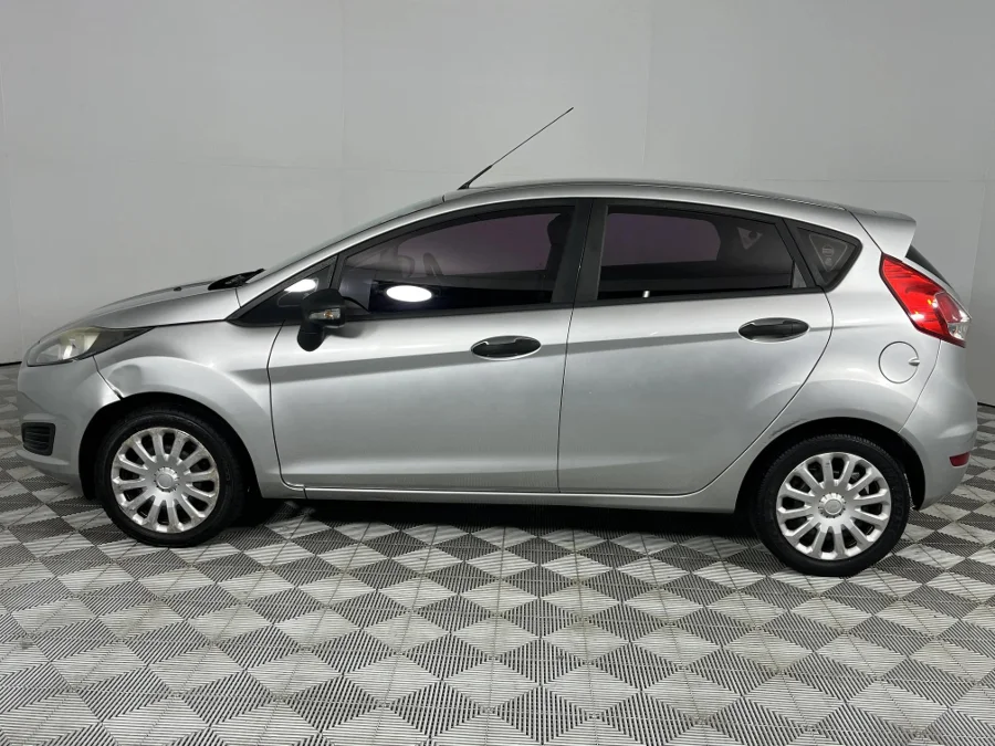 Used 2015 Ford Fiesta 5-door 1.4 Ambiente - WeBuyCars Richmond