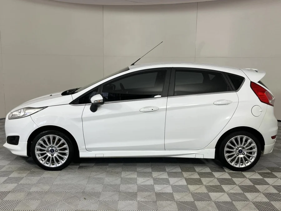Used 2017 Ford Fiesta 5-door 1.0T Titanium - WeBuyCars Mbombela