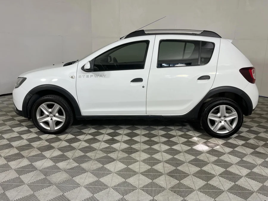 Used 2016 Renault Sandero 66kW turbo Dynamique - WeBuyCars George Used 2016 Renault Sandero 66kW turbo Dynamique - WeBuyCars George