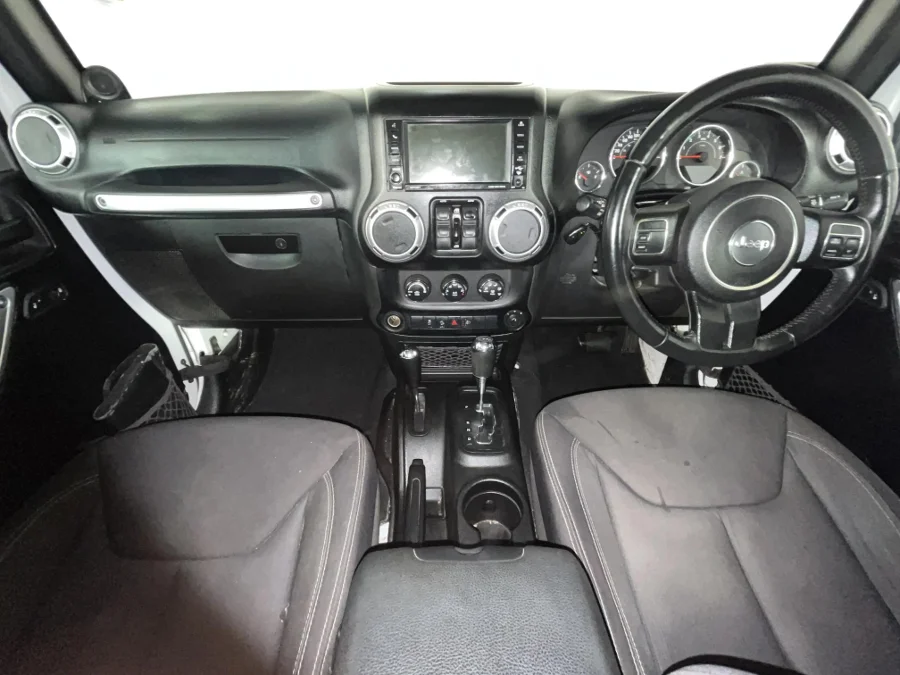 Used 2013 Jeep Wrangler Unlimited 3.6L Rubicon X - WeBuyCars Lansdowne
