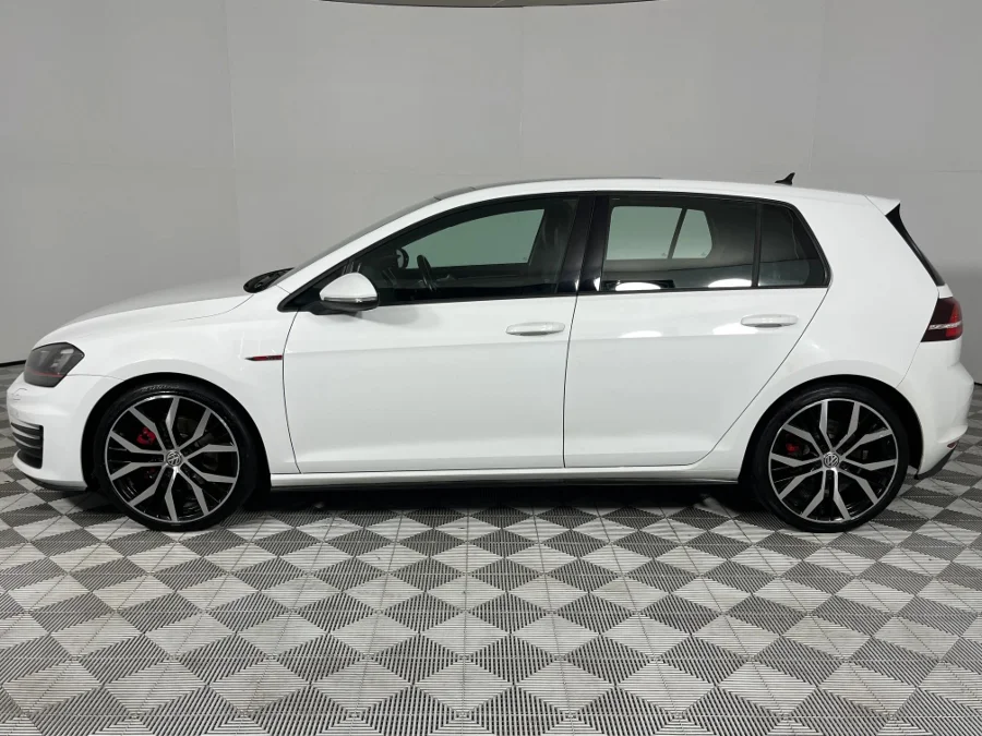 Used 2017 Volkswagen Golf GTI - WeBuyCars Lansdowne