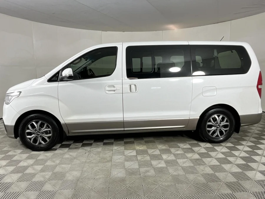 Used 2019 Hyundai H-1 2.5VGTi bus Elite 9-seater - WeBuyCars The Dome