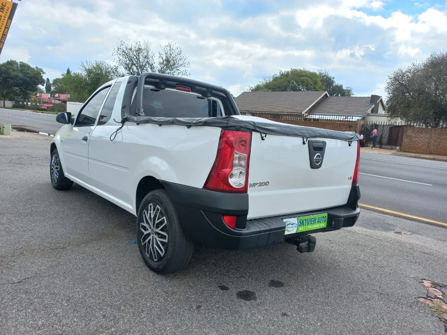 Used 2014 Nissan NP200 1.6i safety pack - Skyview Autos