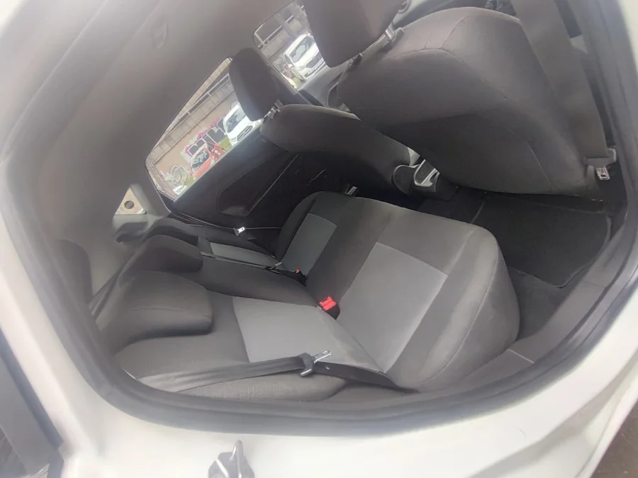 Used 2015 Ford Fiesta 5-door 1.4 Ambiente - Venture Giant Investment Used 2015 Ford Fiesta 5-door 1.4 Ambiente - Venture Giant Investment