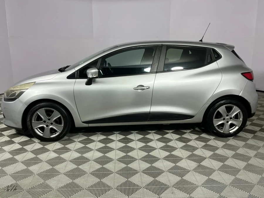 Used 2016 Renault Clio 88kW turbo Expression auto - WeBuyCars Durban Used 2016 Renault Clio 88kW turbo Expression auto - WeBuyCars Durban