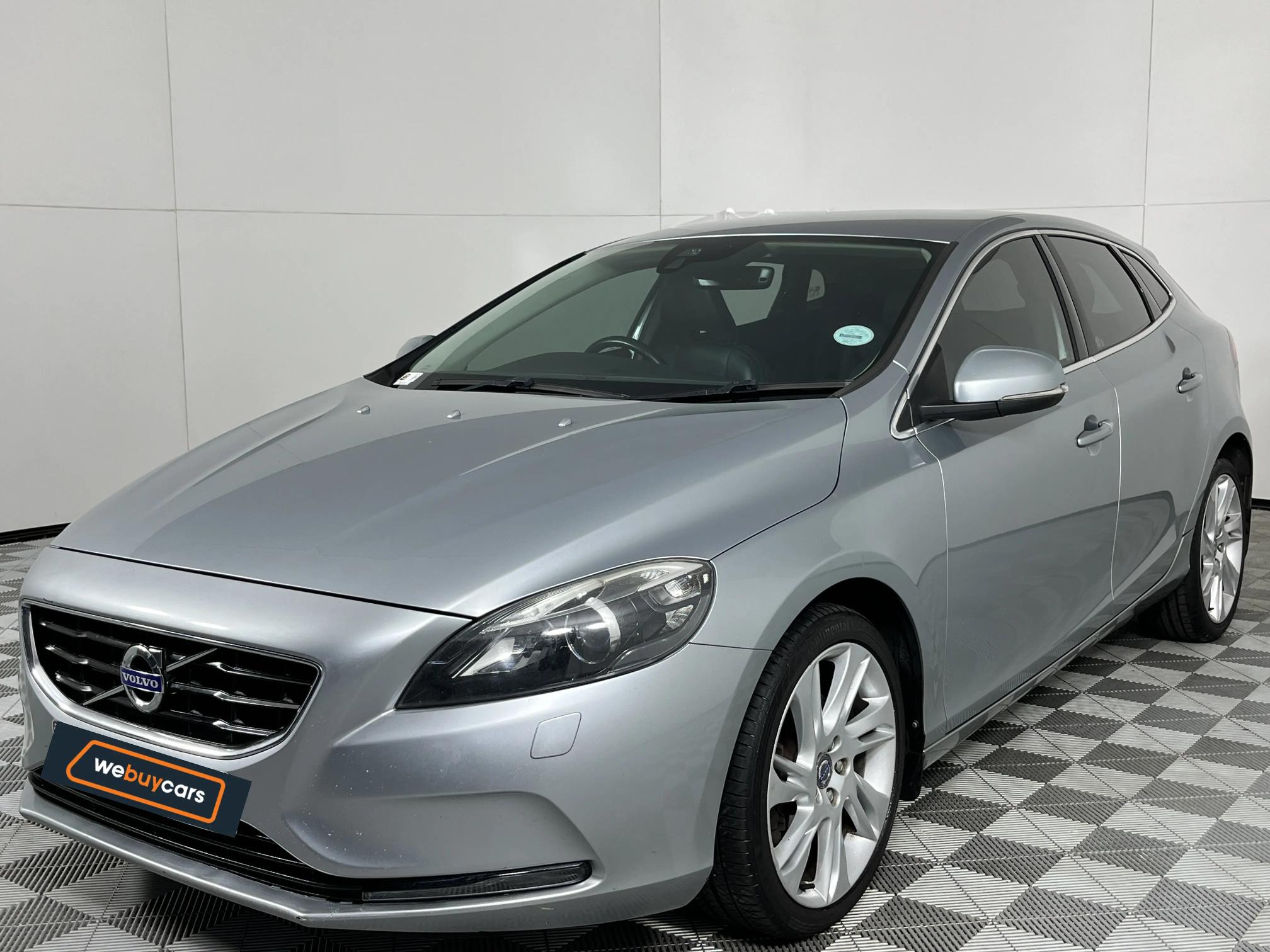 Used 2016 Volvo V40 D2 Momentum
