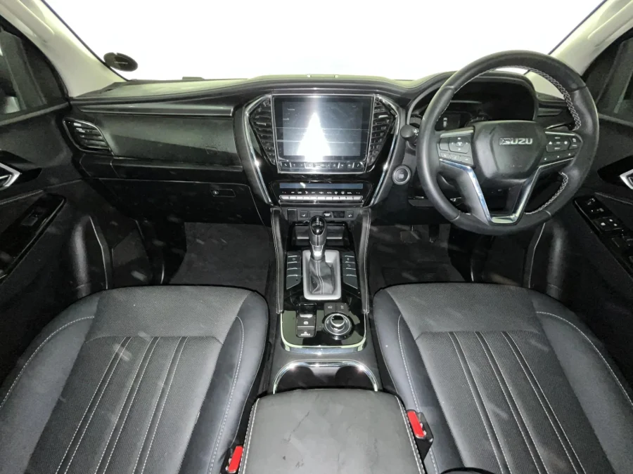Used 2025 Isuzu mu-X 3.0TD Onyx 4x4 - WeBuyCars JHB South