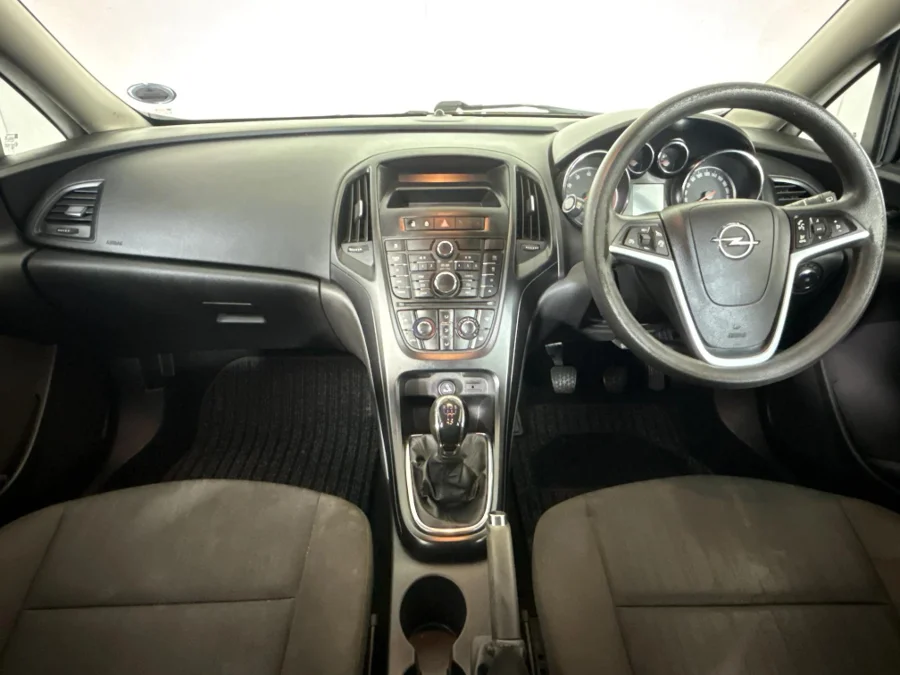 Used 2013 Opel Astra hatch 1.6 Essentia - WeBuyCars Midstream Used 2013 Opel Astra hatch 1.6 Essentia - WeBuyCars Midstream