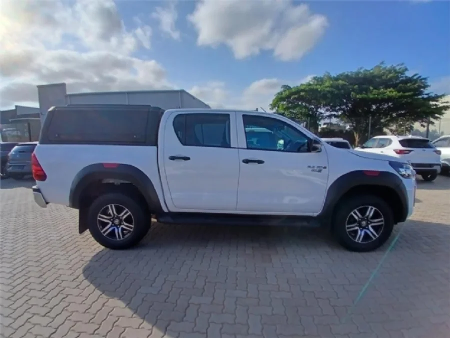 Used 2024 Toyota Hilux 2.4GD-6 double cab 4x4 Raider X auto - MG Amanzimtoti