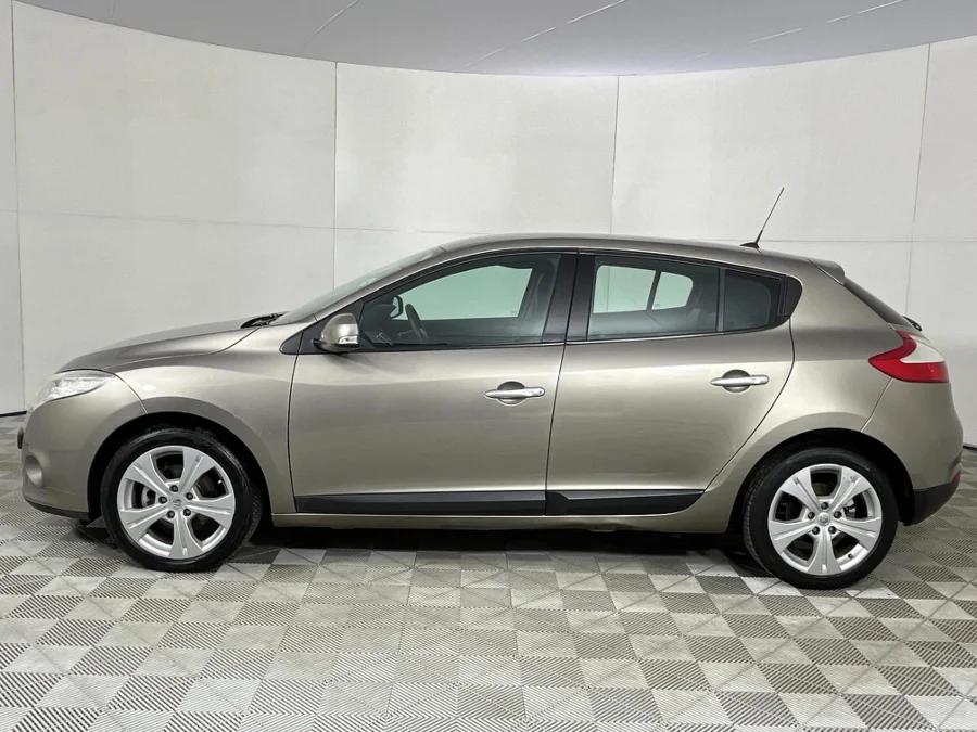 Used 2010 Renault Megane Mégane 1.6 Dynamique - WeBuyCars Polokwane Used 2010 Renault Megane Mégane 1.6 Dynamique - WeBuyCars Polokwane