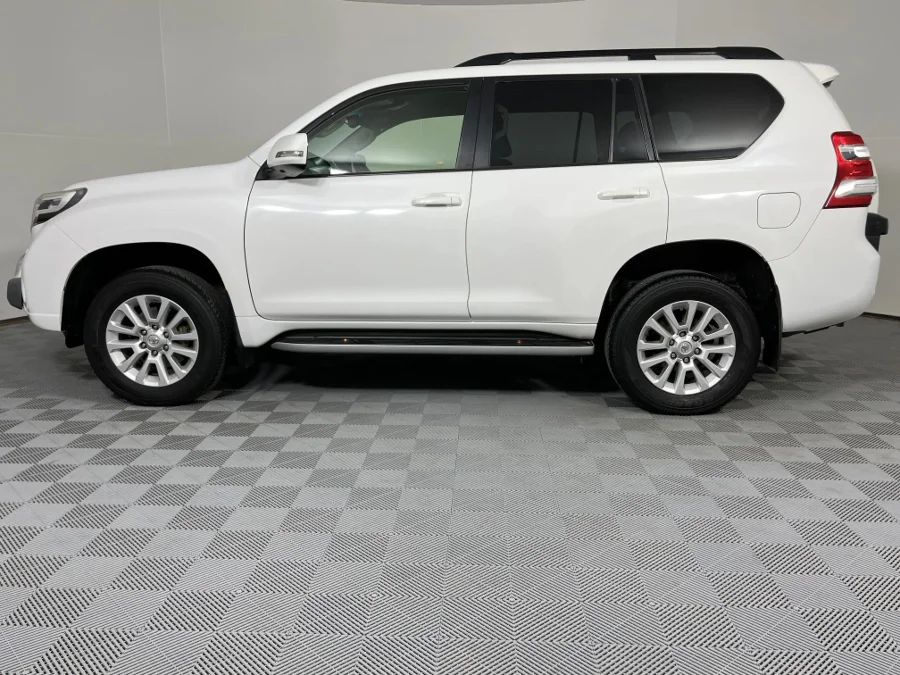 Used 2015 Toyota Land Cruiser Prado 4.0 VX - WeBuyCars Montana