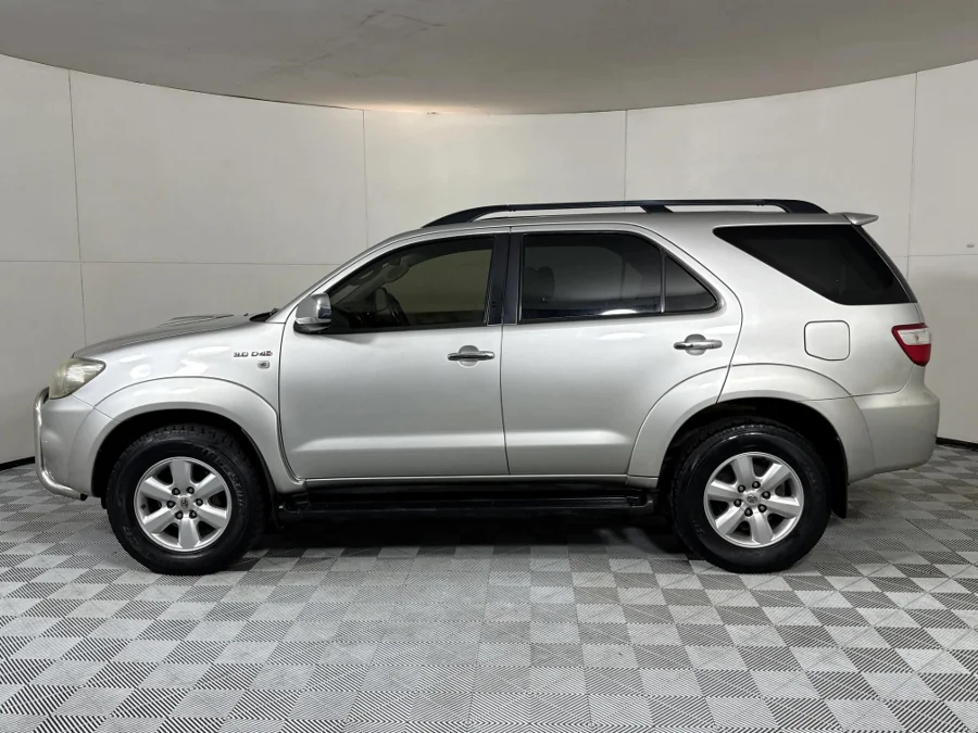 Used 2010 Toyota Fortuner 3.0D-4D 4x4 - WeBuyCars Midstream Used 2010 Toyota Fortuner 3.0D-4D 4x4 - WeBuyCars Midstream