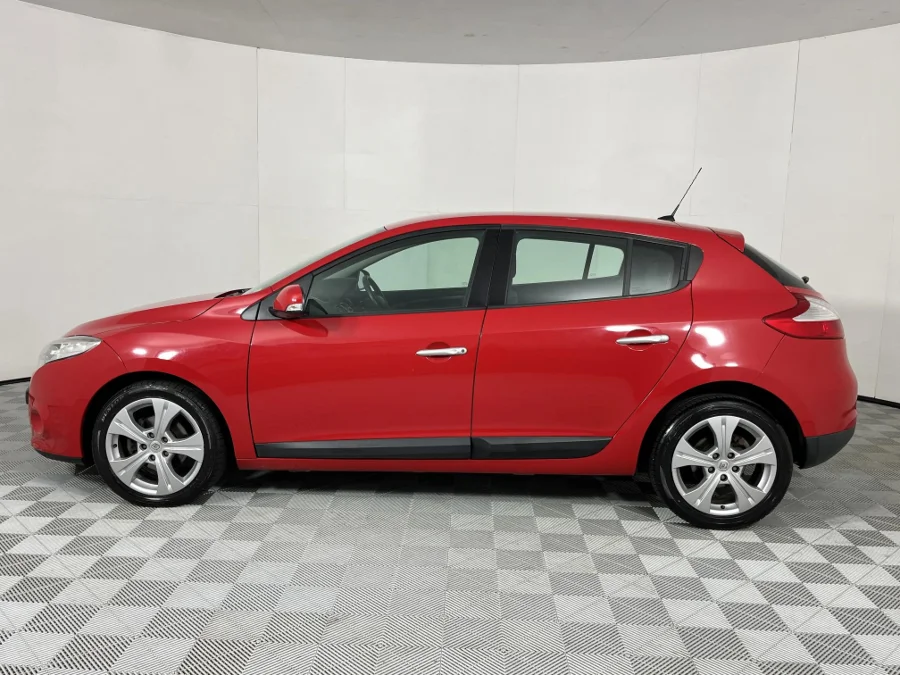 Used 2013 Renault Megane 1.6dCi Dynamique - WeBuyCars Gqeberha