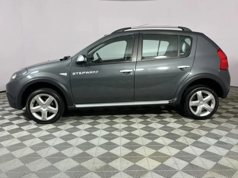Used 2014 Renault Sandero Stepway 1.6 - WeBuyCars Lansdowne