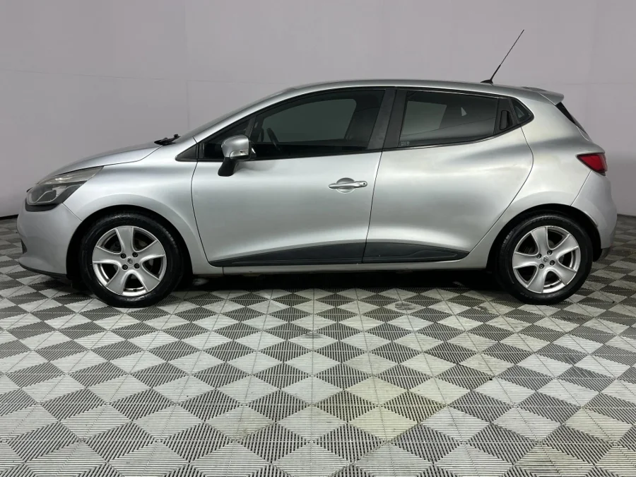 Used 2015 Renault Clio 66kW turbo Expression - WeBuyCars Brackenfell Cape Town Used 2015 Renault Clio 66kW turbo Expression - WeBuyCars Brackenfell Cape Town