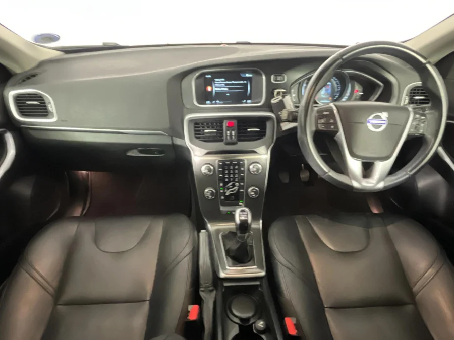 Used 2015 Volvo V40 T3 Elite - WeBuyCars Lansdowne