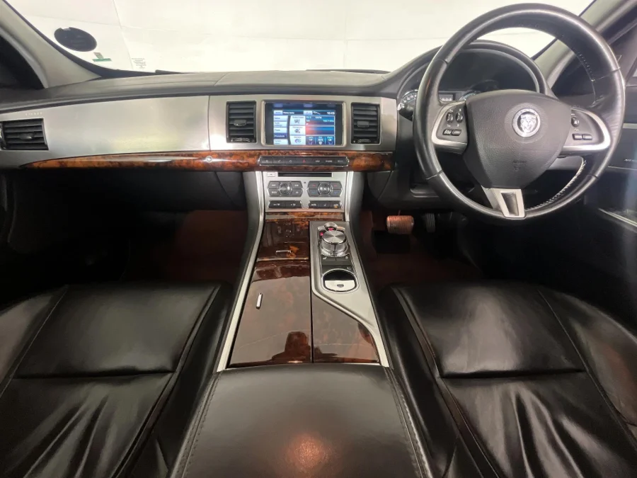 Used 2014 Jaguar XF 2.2D Luxury - WeBuyCars Riverhorse Used 2014 Jaguar XF 2.2D Luxury - WeBuyCars Riverhorse