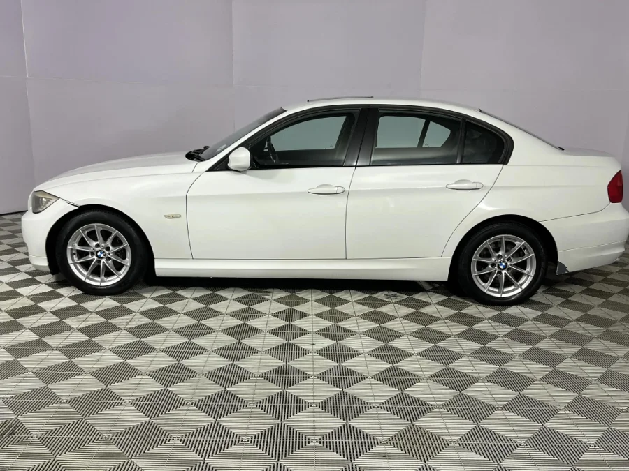 Used 2011 BMW 3 Series 320i auto - WeBuyCars Durban Used 2011 BMW 3 Series 320i auto - WeBuyCars Durban