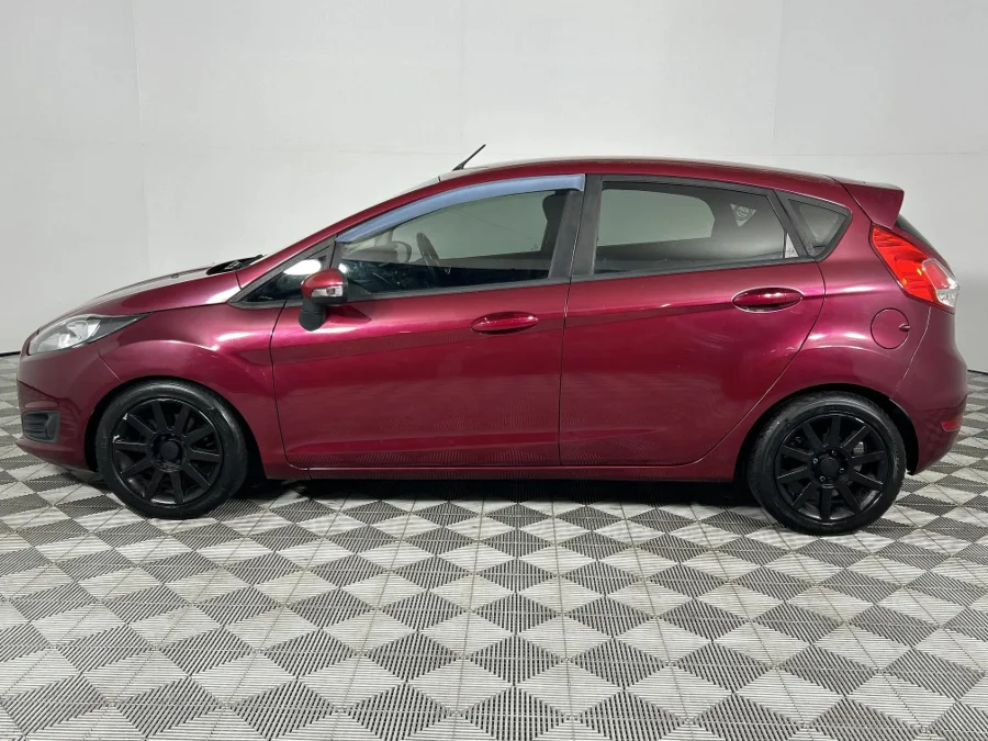 Used 2014 Ford Fiesta 5-door 1.4 Trend - WeBuyCars Lansdowne