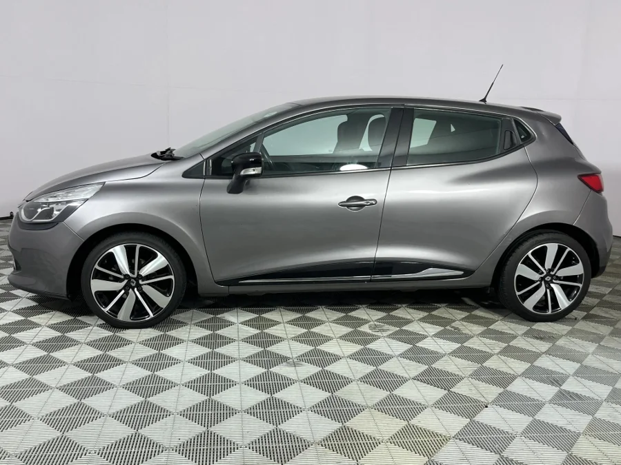 Used 2016 Renault Clio 66kW turbo Dynamique - WeBuyCars Lansdowne Used 2016 Renault Clio 66kW turbo Dynamique - WeBuyCars Lansdowne