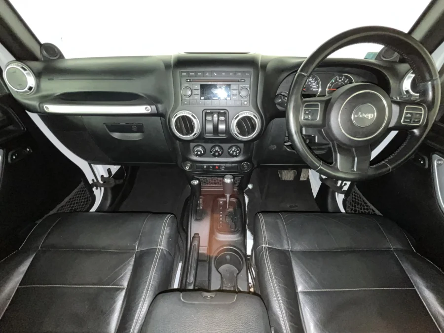 Used 2011 Jeep Wrangler Unlimited 3.8L Rubicon - WeBuyCars Lansdowne