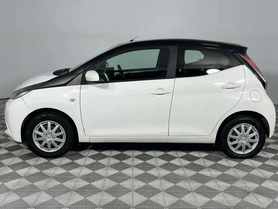 Used 2017 Toyota Aygo 1.0 X-Play - WeBuyCars Lansdowne Used 2017 Toyota Aygo 1.0 X-Play - WeBuyCars Lansdowne