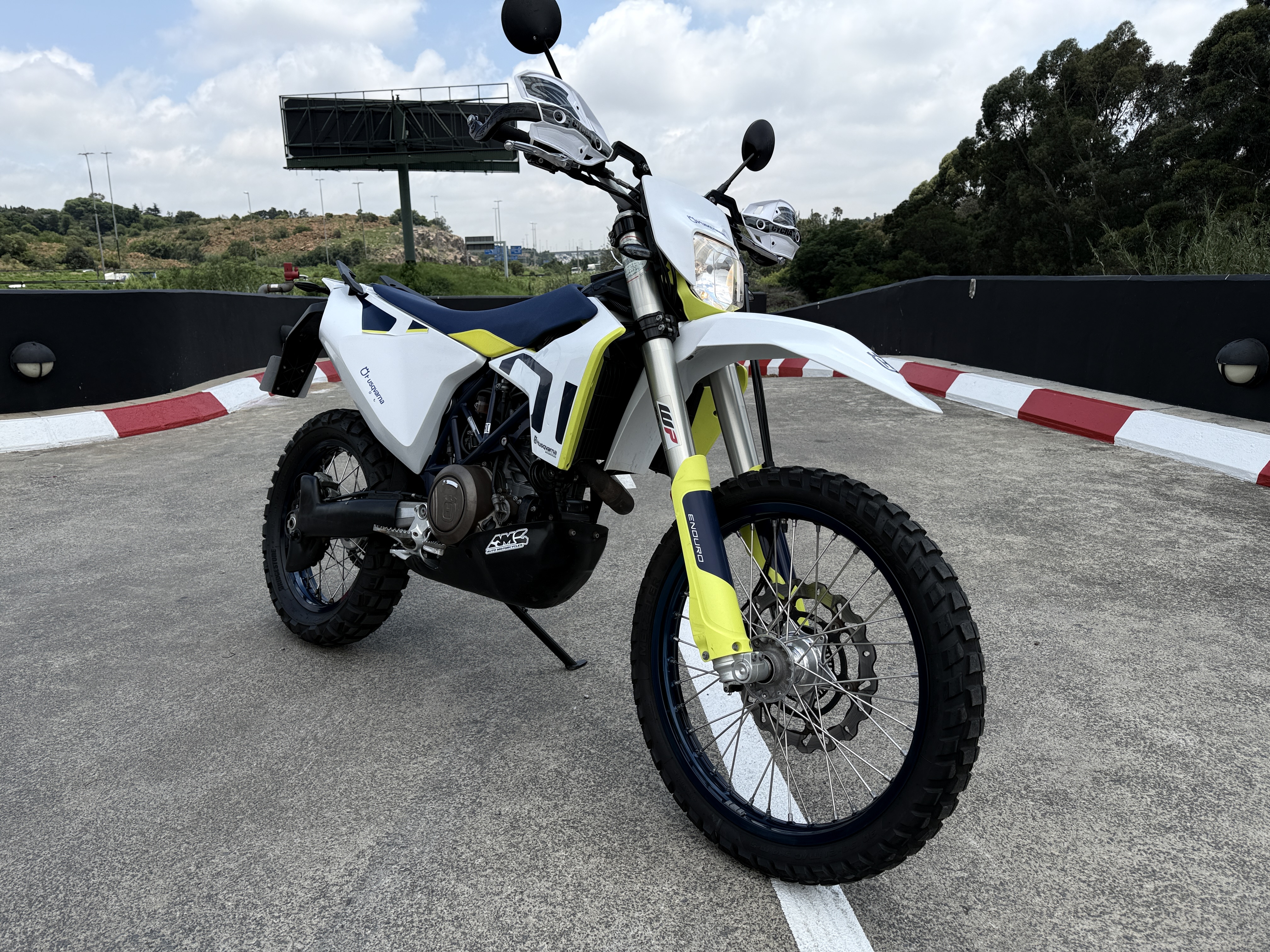 HUSKY 701 ENDURO
