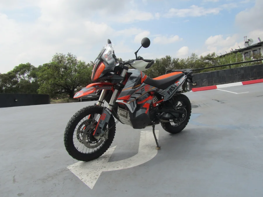 KTM 890 ADVENTURE R - FAST KTM
