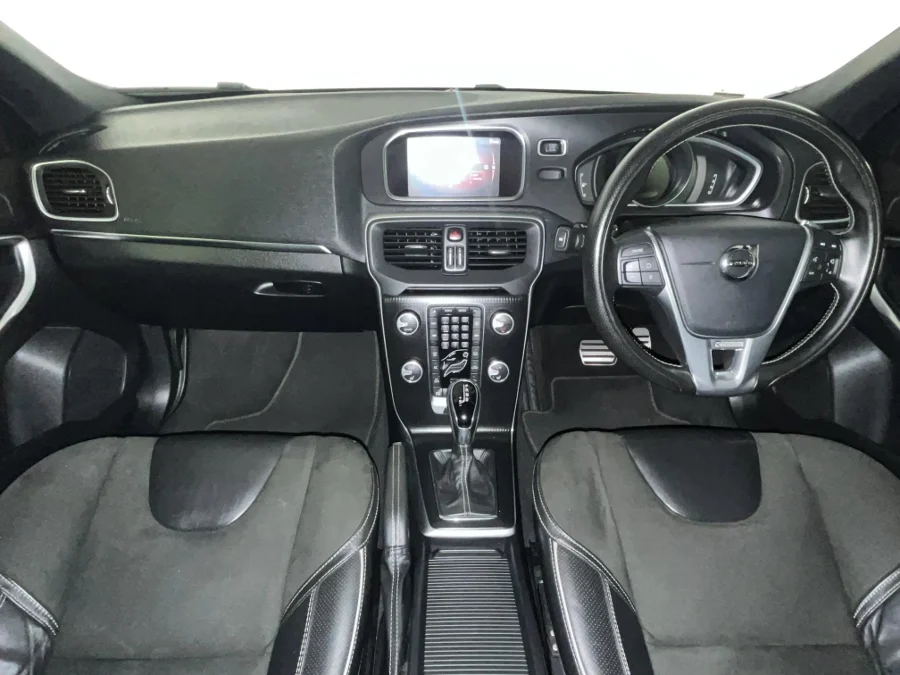 Used 2019 Volvo V40 D3 R-Design - WeBuyCars Durban Used 2019 Volvo V40 D3 R-Design - WeBuyCars Durban