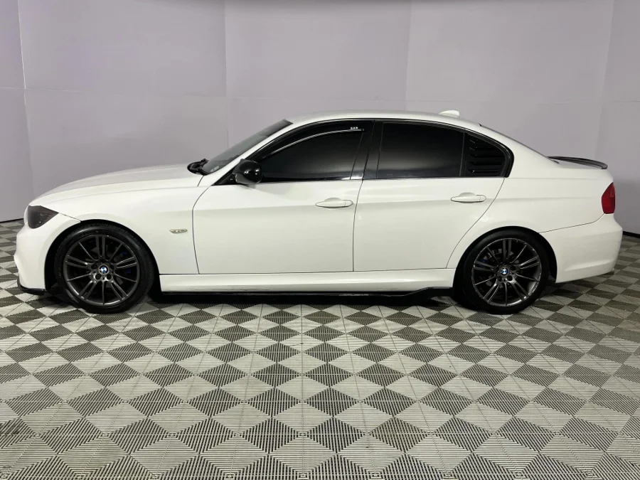 Used 2009 BMW 3 Series 323i auto - WeBuyCars Durban Used 2009 BMW 3 Series 323i auto - WeBuyCars Durban