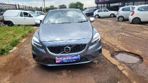 Used 2018 Volvo V40 T4 R-Design auto
